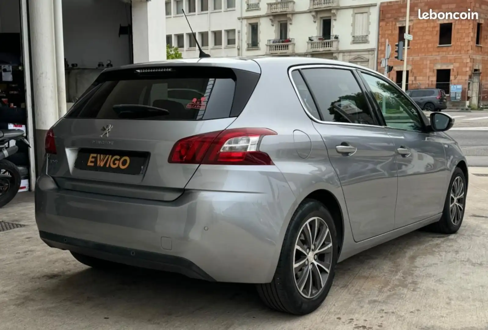 Peugeot 308 GENERATION-II 1.6 HDI 90 FINITION STYLE + RADAR AR Gris - 2
