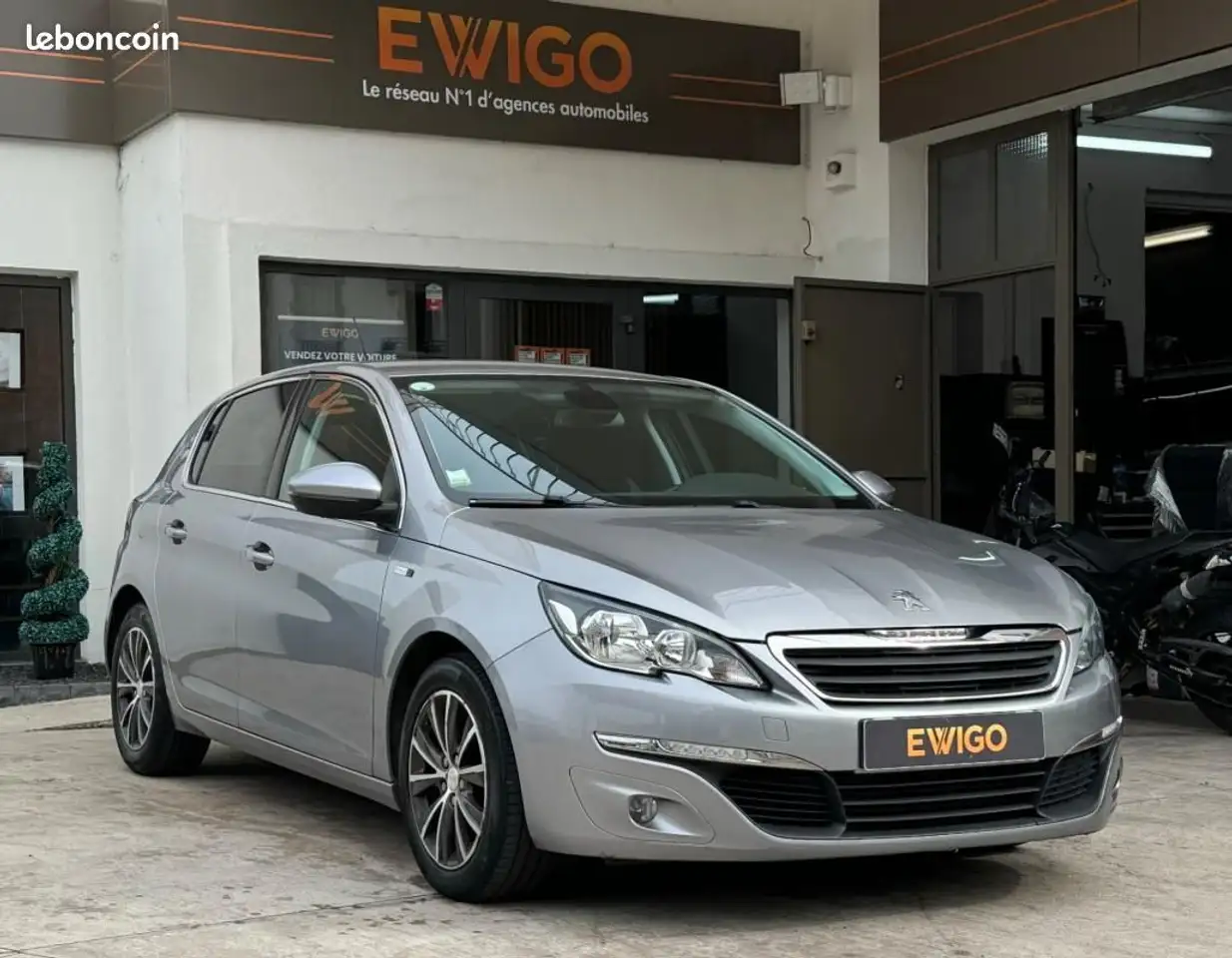 Peugeot 308 GENERATION-II 1.6 HDI 90 FINITION STYLE 