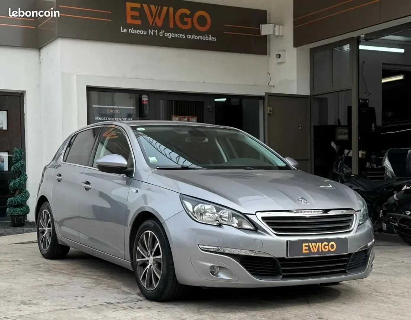 Peugeot 308 GENERATION-II 1.6 HDI 90 FINITION STYLE + RADAR AR Gris - 1