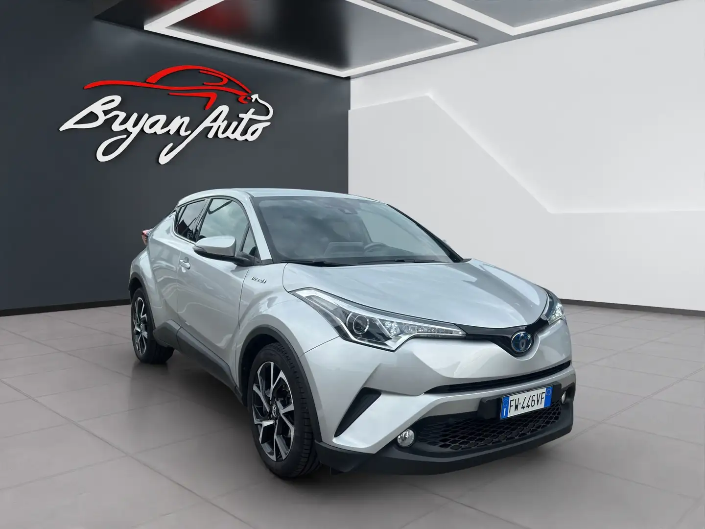 Toyota C-HR 1.8h Trend 2wd e-cvt - 2