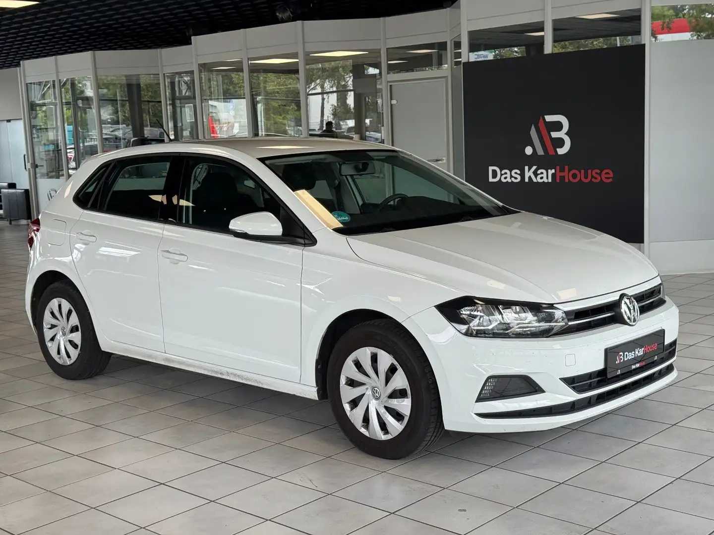 Volkswagen Polo VI 1.0 Comfortline Blanc - 1