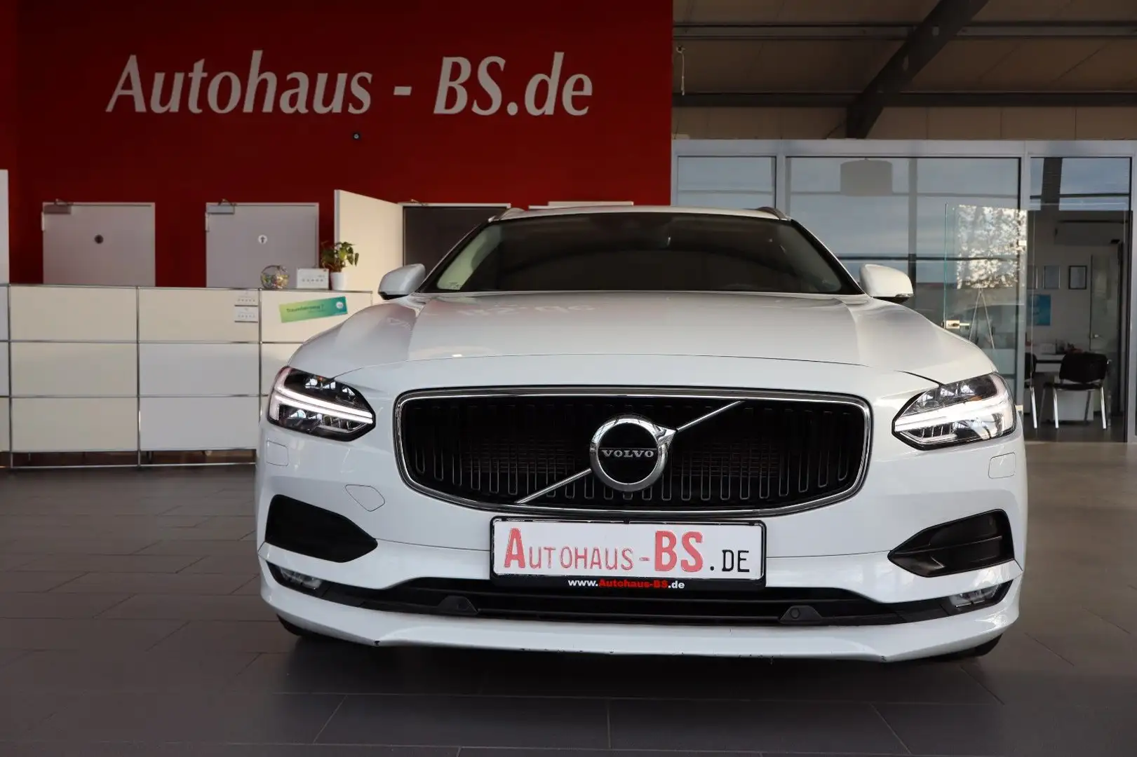 Volvo V90 Kombi Momentum T4,KameraNavi,LED,HuD,AHK,2Hd Weiß - 2