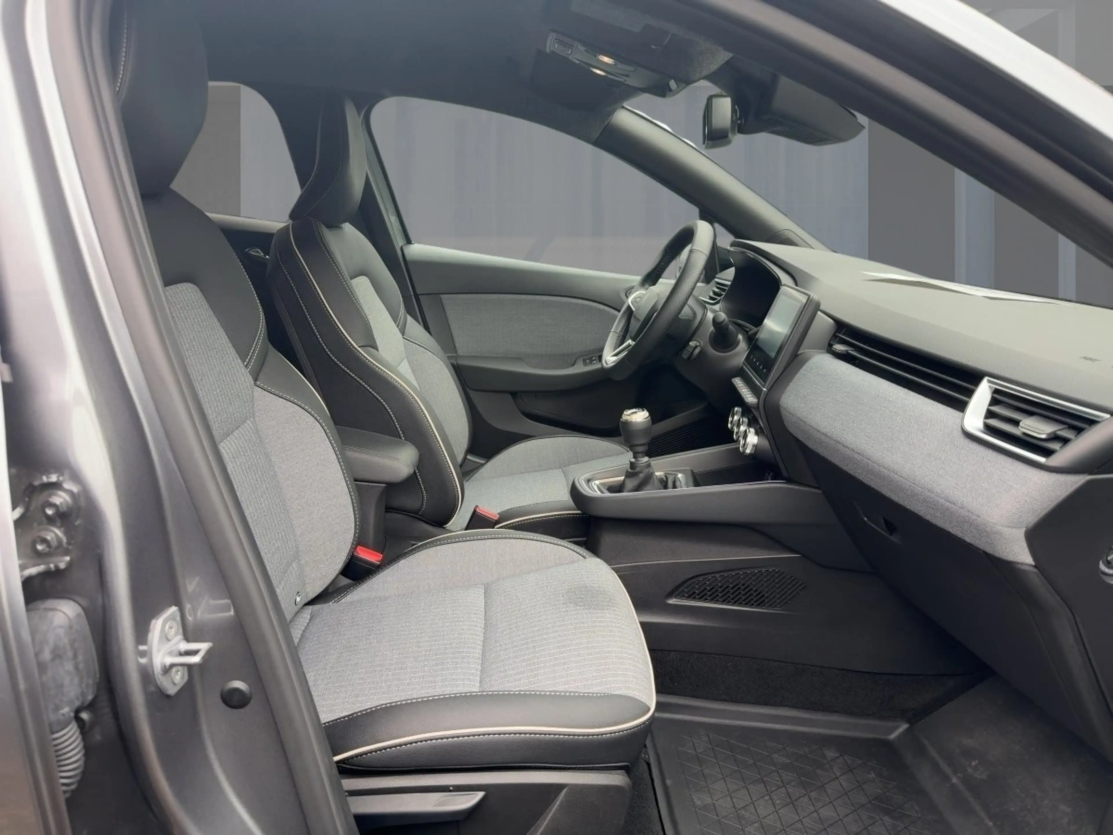 Renault Clio 1.0 TCe 90 Techno — photo 8