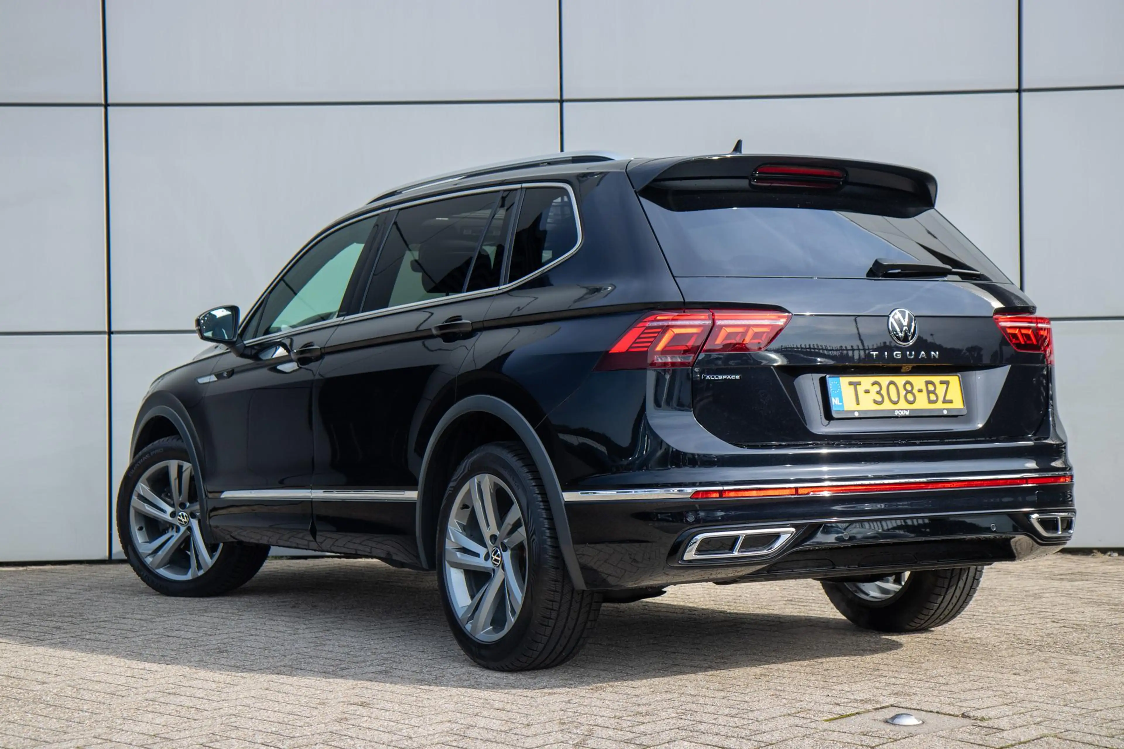 Volkswagen Tiguan Allspace 1.5 TSI 150pk R-Line Business 7p. | Panoramadak | — photo 2