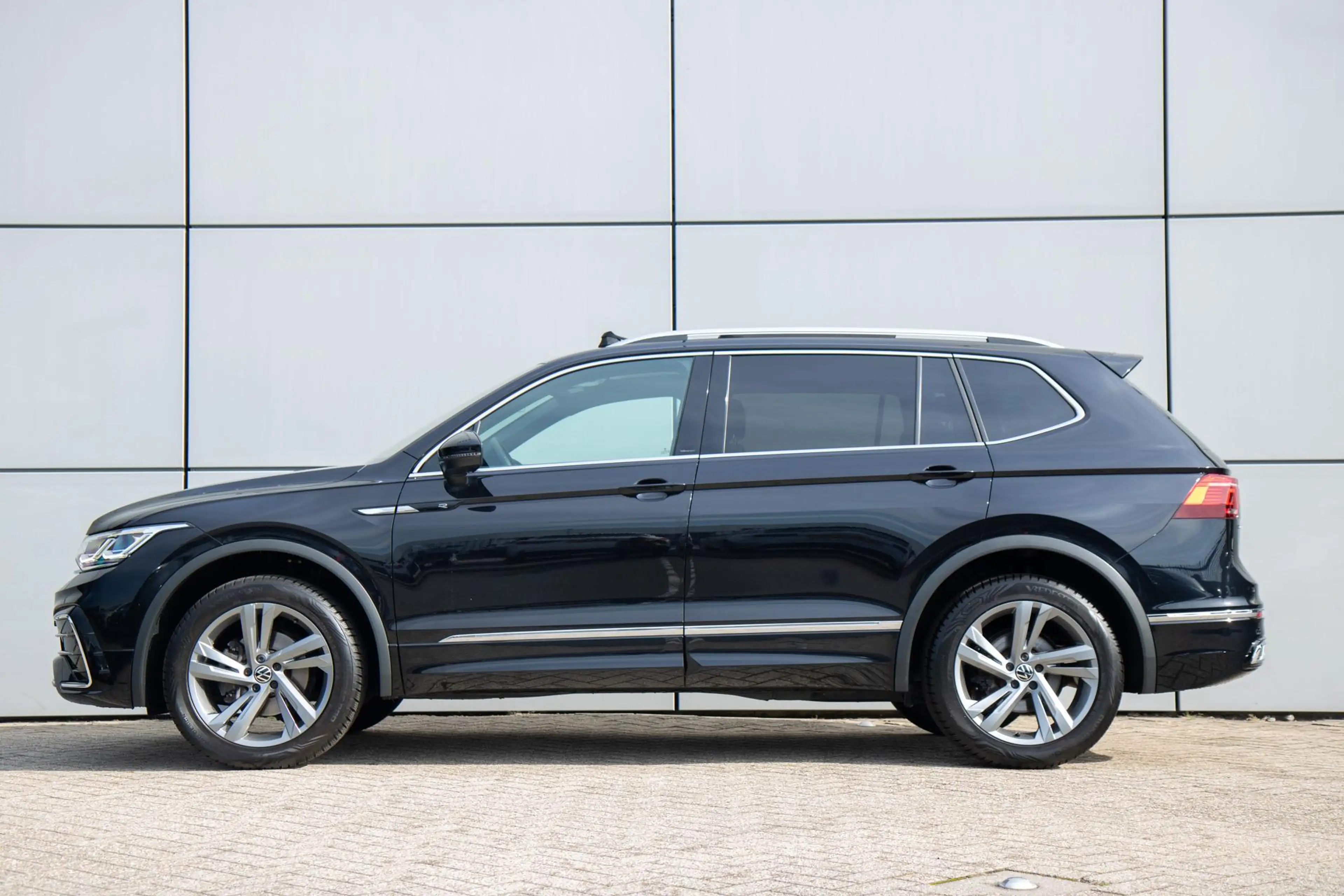Volkswagen Tiguan Allspace 1.5 TSI 150pk R-Line Business 7p. | Panoramadak | — photo 3