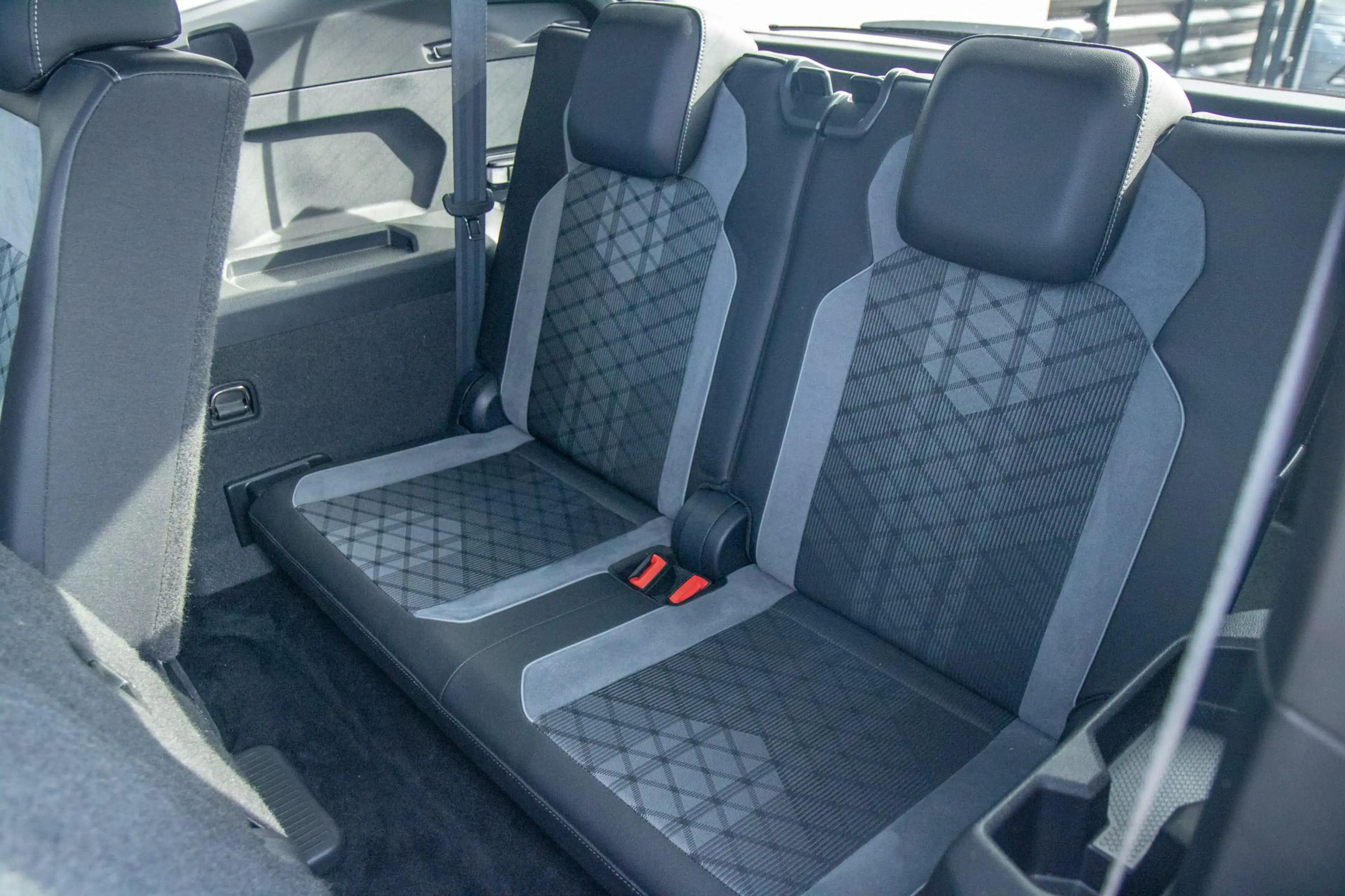 Volkswagen Tiguan Allspace 1.5 TSI 150pk R-Line Business 7p. | Panoramadak | — photo 6