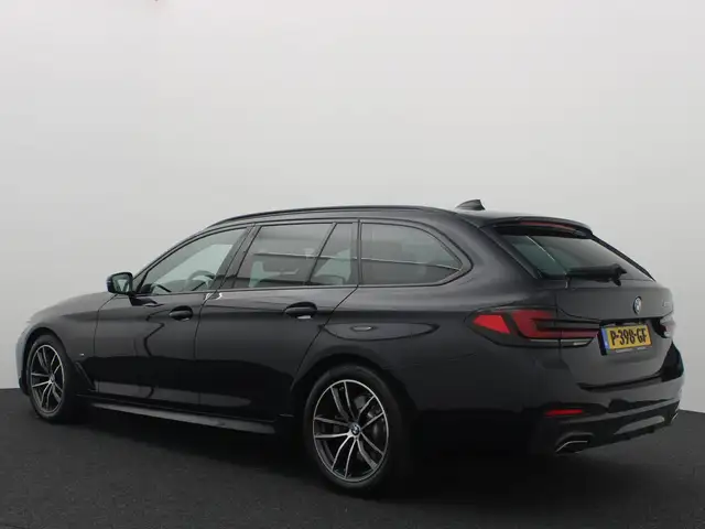 BMW 5 Series view 3