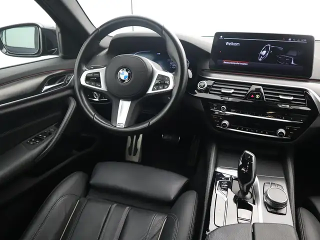 BMW 5 Series view 23