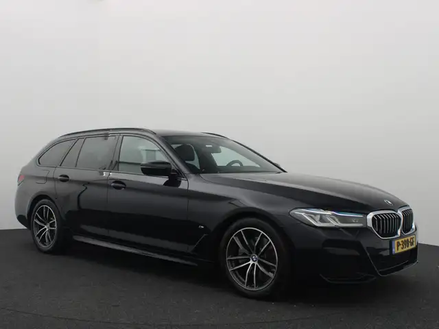 BMW 5 Series view 17