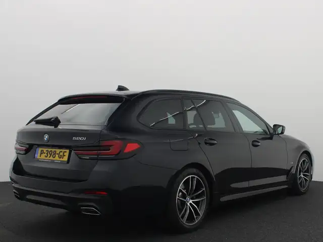 BMW 5 Series view 15