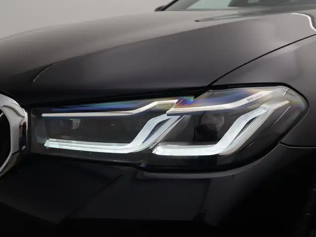BMW 5 Series view 14