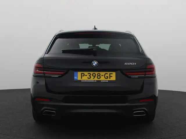 BMW 5 Series view 4