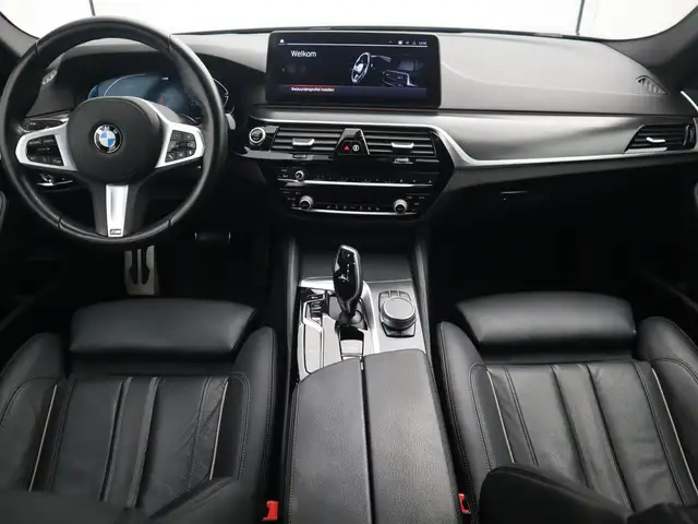 BMW 5 Series view 22