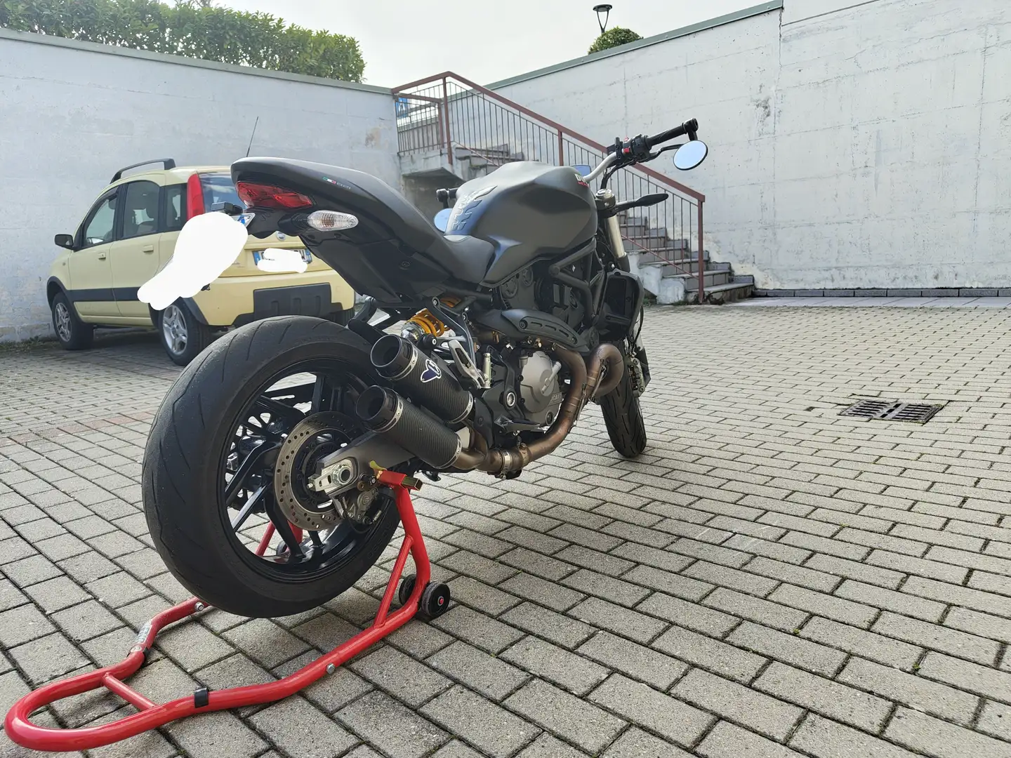 Ducati Monster 821 Dark Siyah - 2