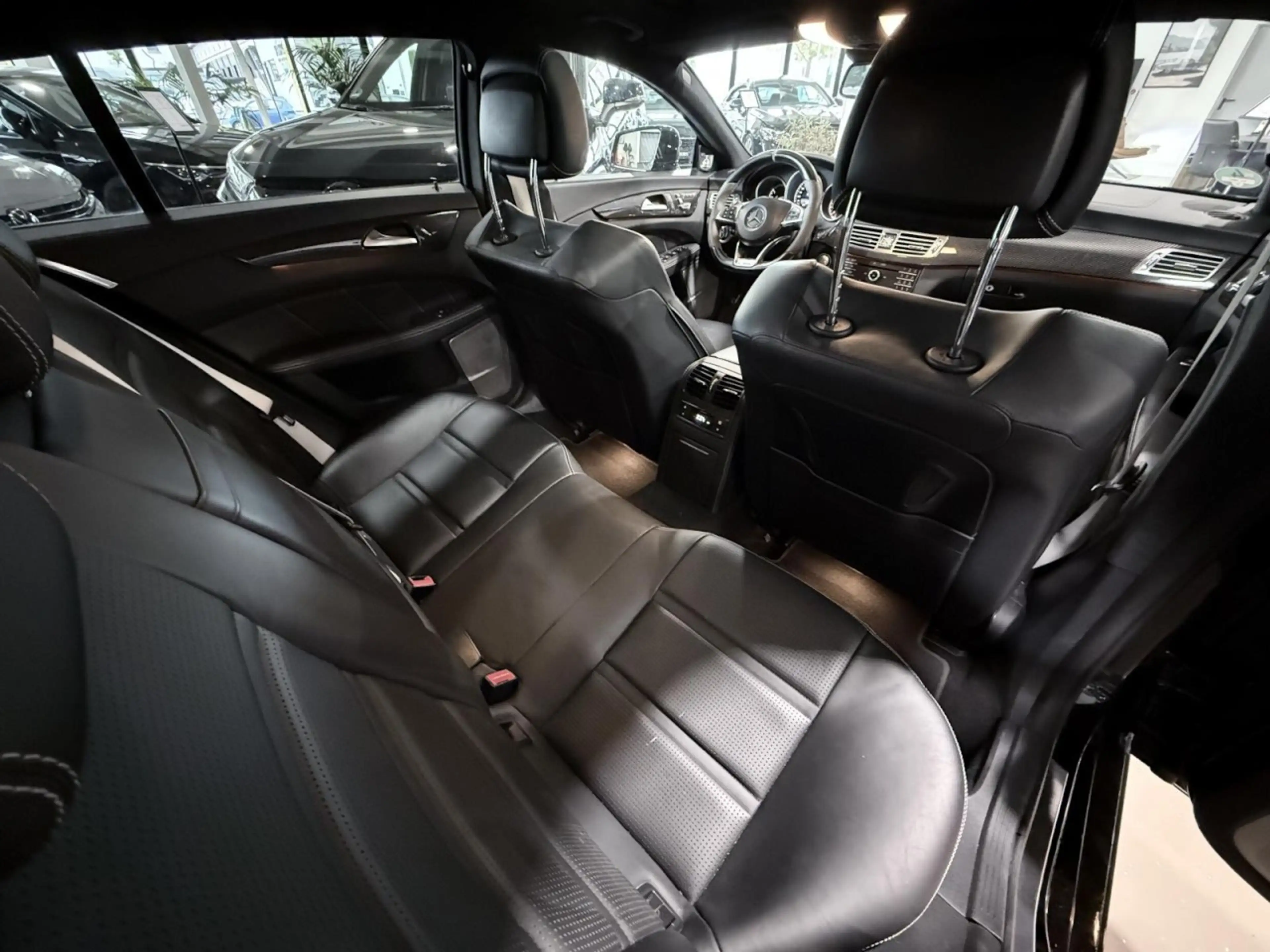 Mercedes-Benz CLS 63 AMG SHOOTING BRAKE 360CAM BANG&OLUFSEN LED Klima Navi — photo 11