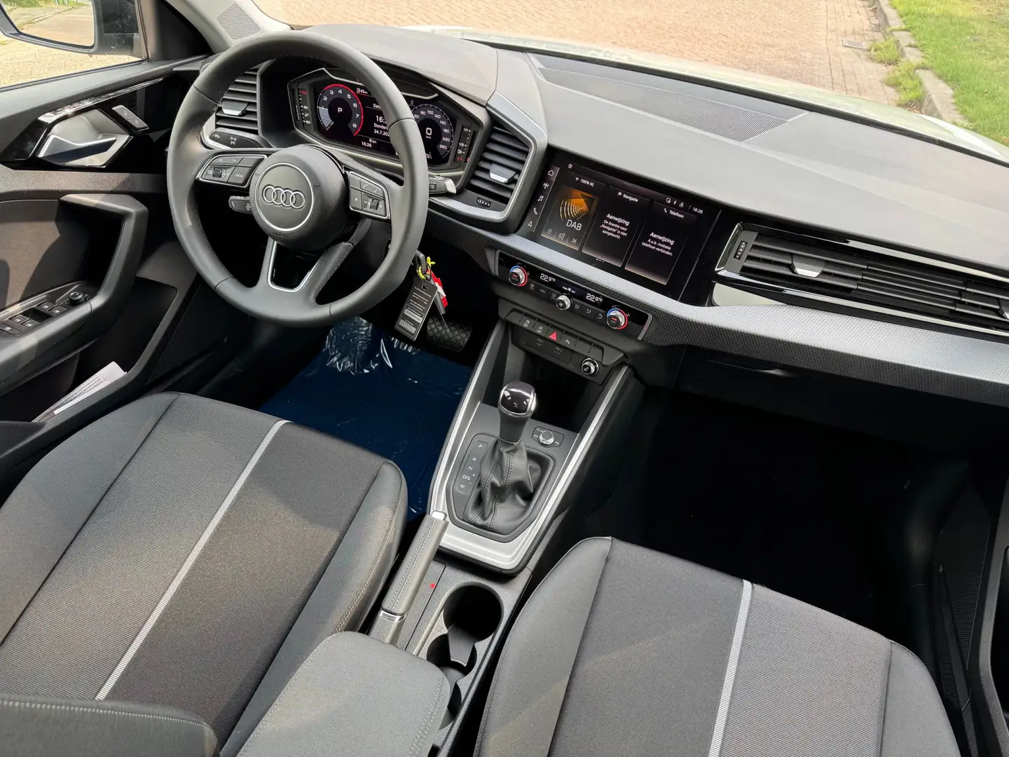 Audi A1 Sportback 25 TFSI 95pk s-tronic Advanced edition | Gris - 2