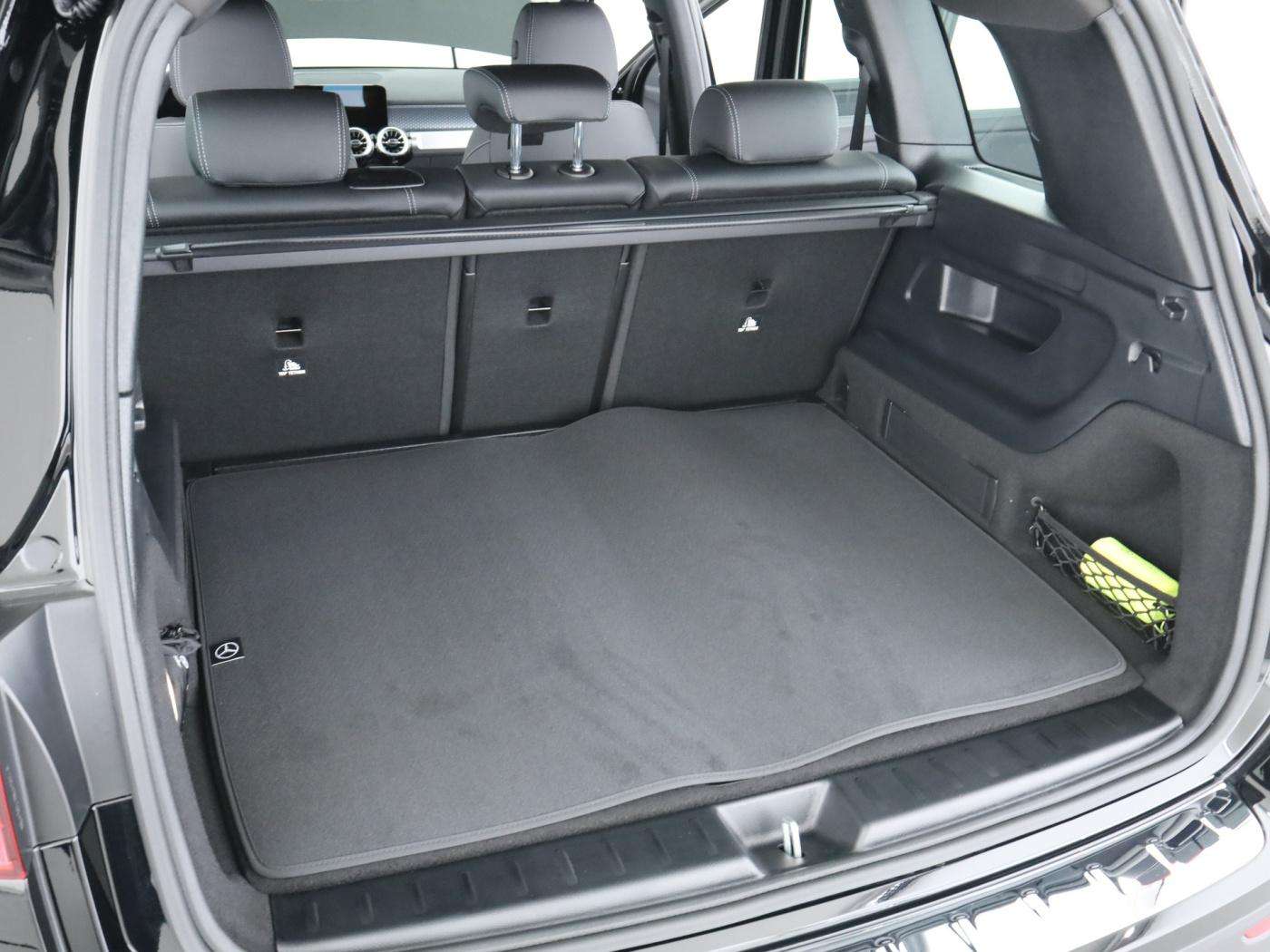 Mercedes-Benz GLB 180