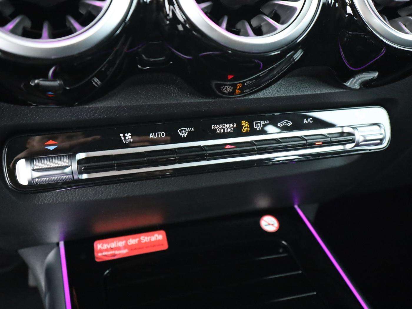 Mercedes-Benz GLB 180