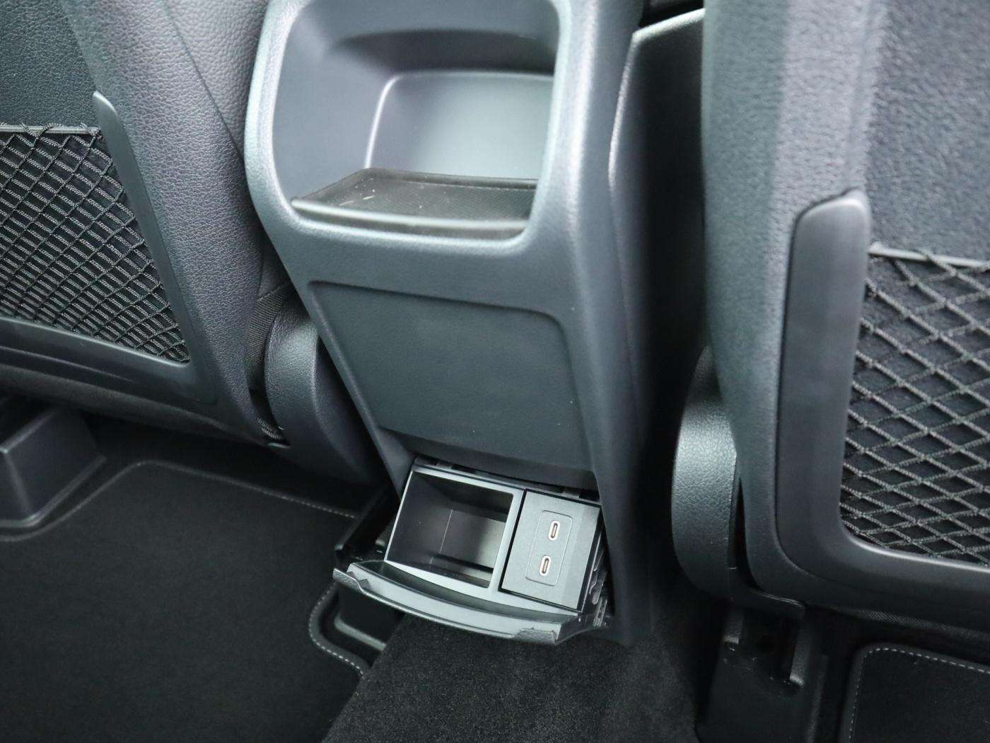 Mercedes-Benz GLB 180