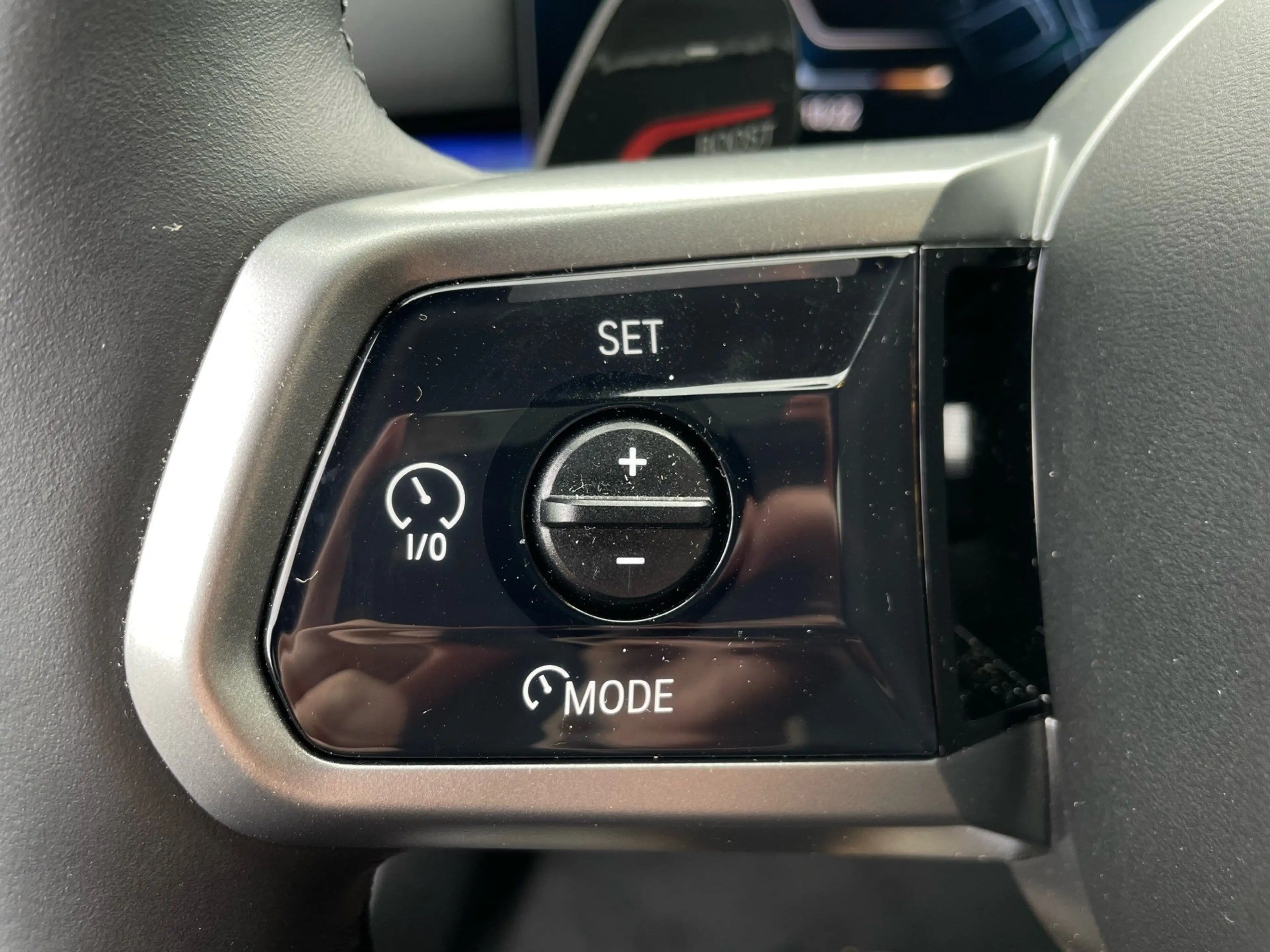 BMW 550 e xDrive Tour M Sport || AHK Pano H&K HUD — photo 14