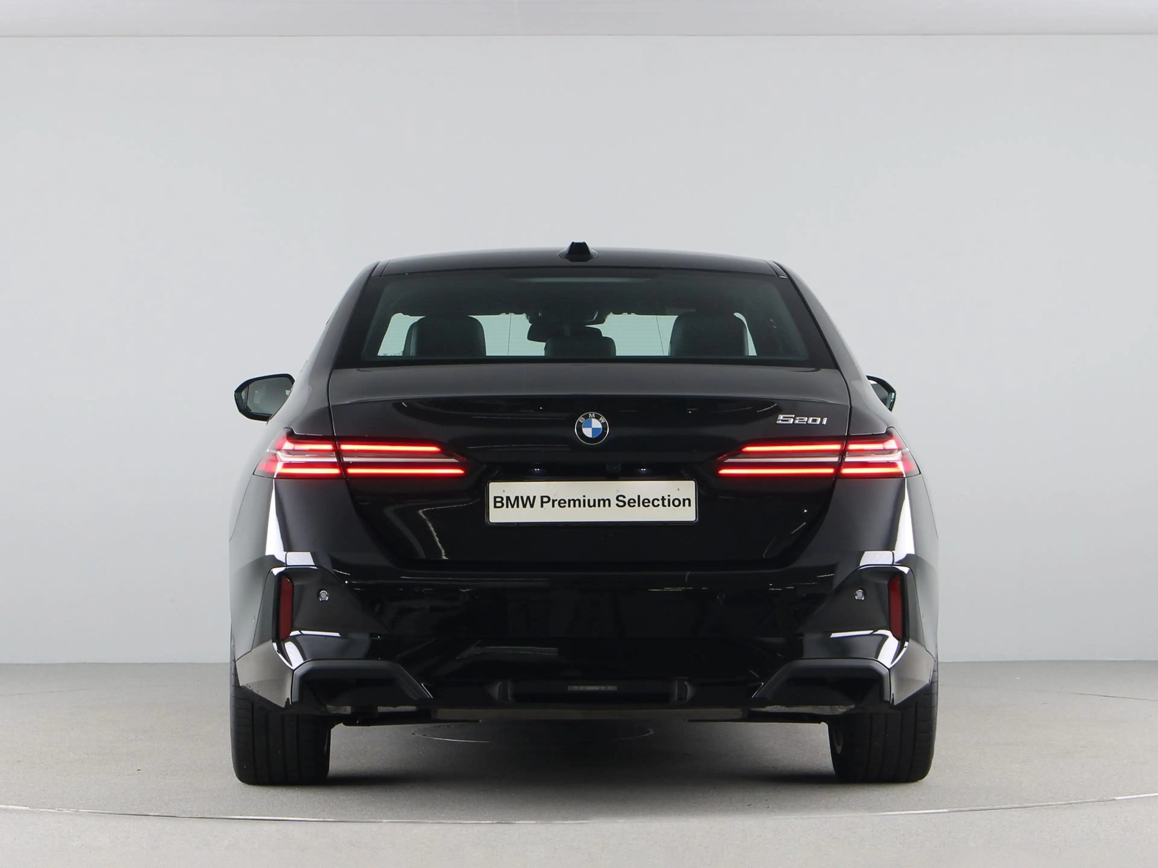 BMW 520 5 Serie 520i Sedan M-Sport — photo 10