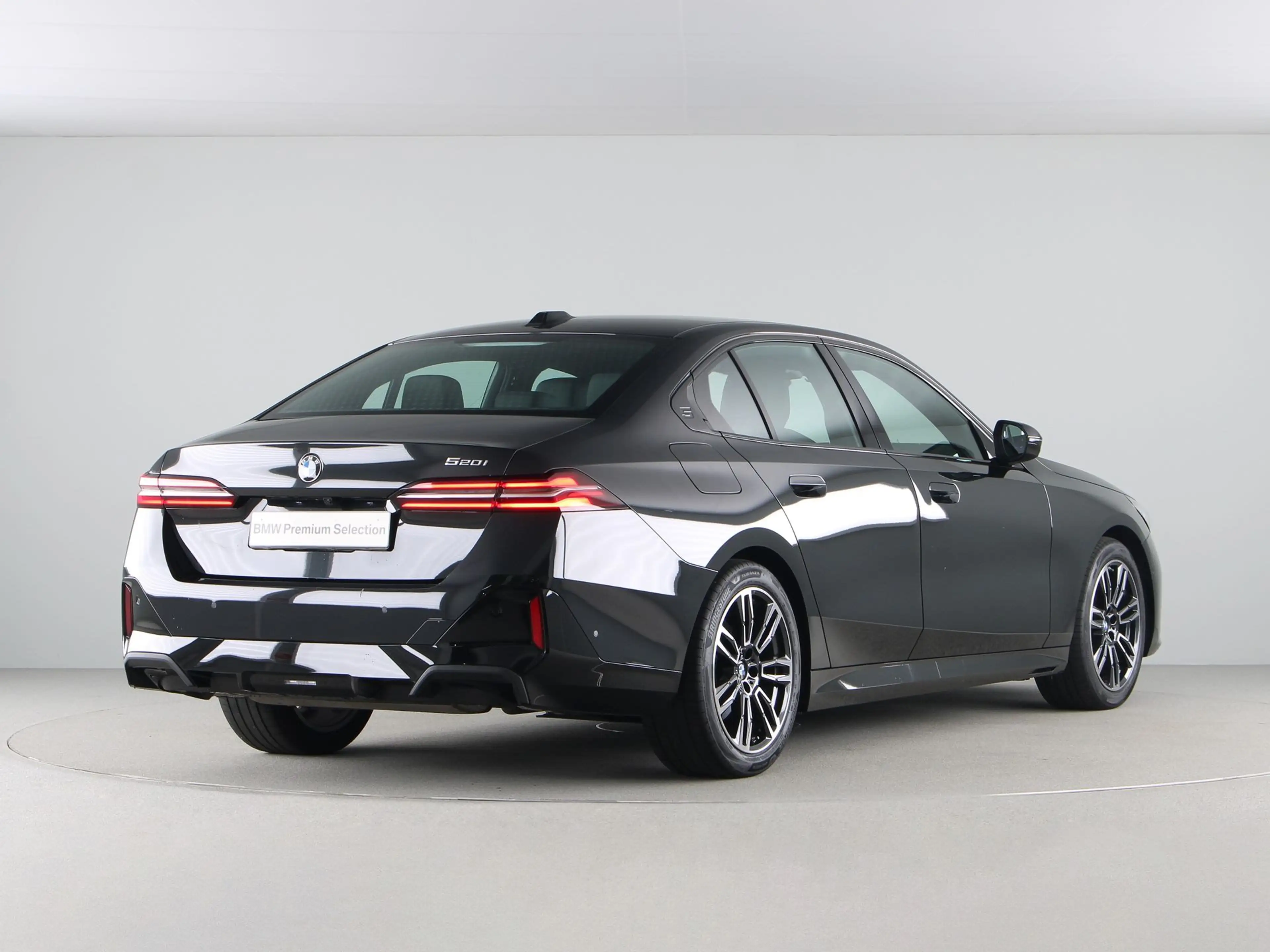 BMW 520 5 Serie 520i Sedan M-Sport — photo 9