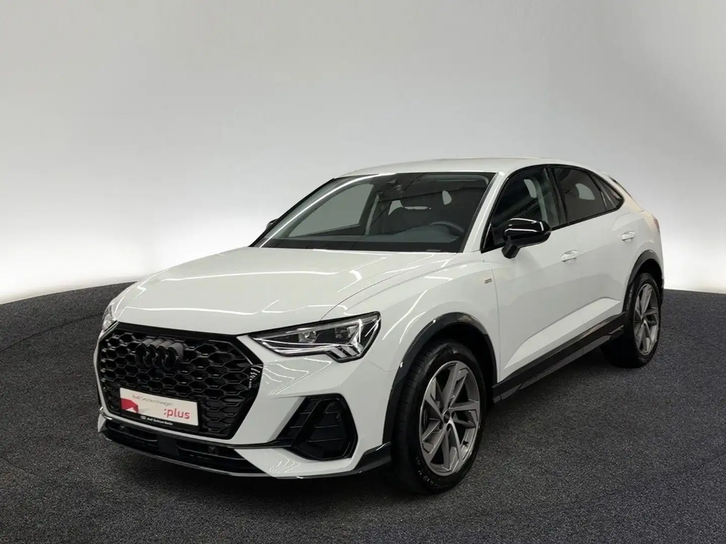 Audi Q3 S line 35 TFSI S tr. AHK LED RFK NA Weiß - 2