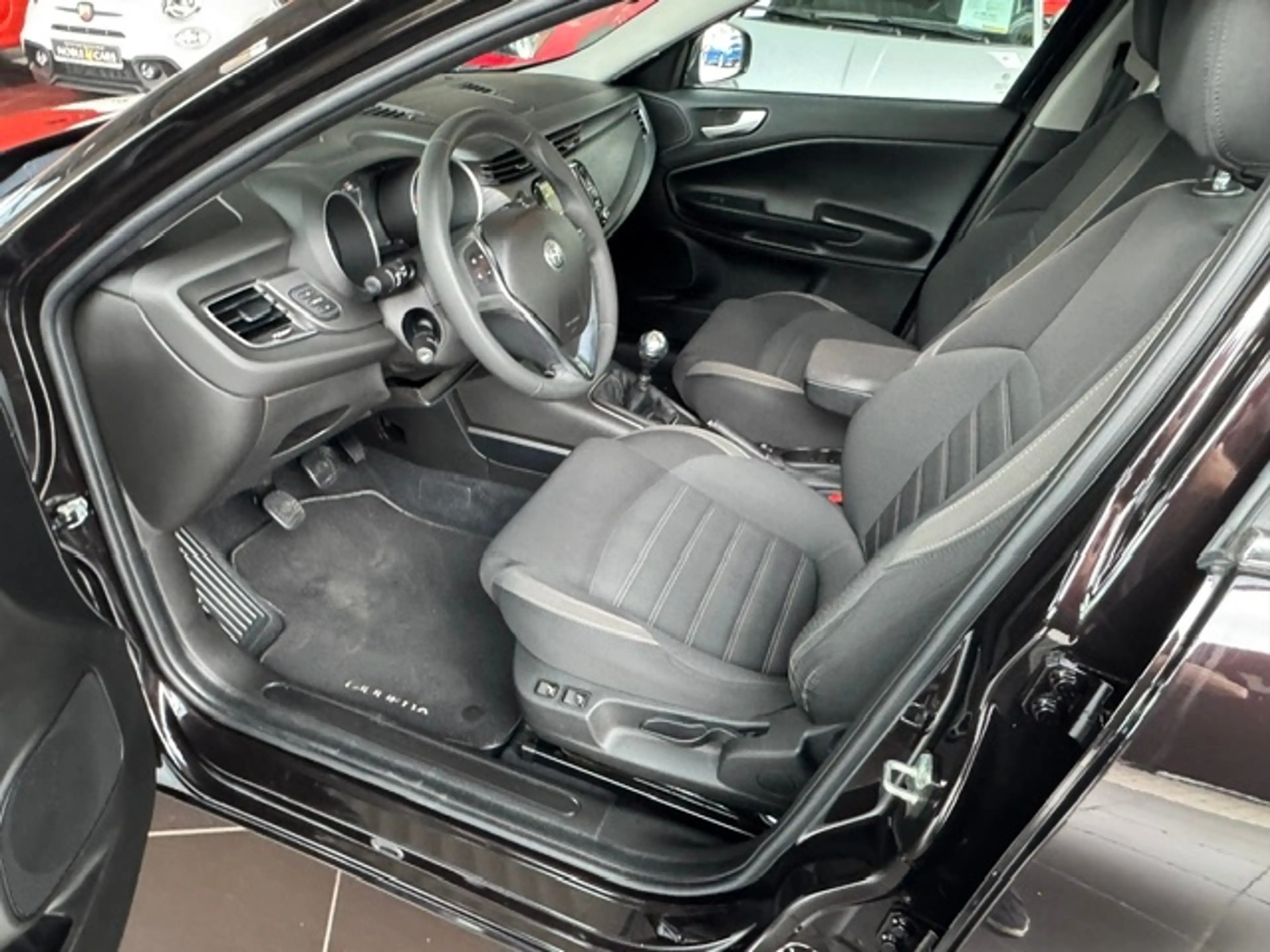 Alfa Romeo Giulietta KLIMA XENON NAVI ALU — photo 12