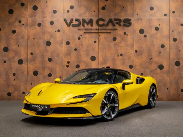 Ferrari SF90 Stradale 4.0 V8 | Lift | Carbon | Racing Seats | Giallo Tri