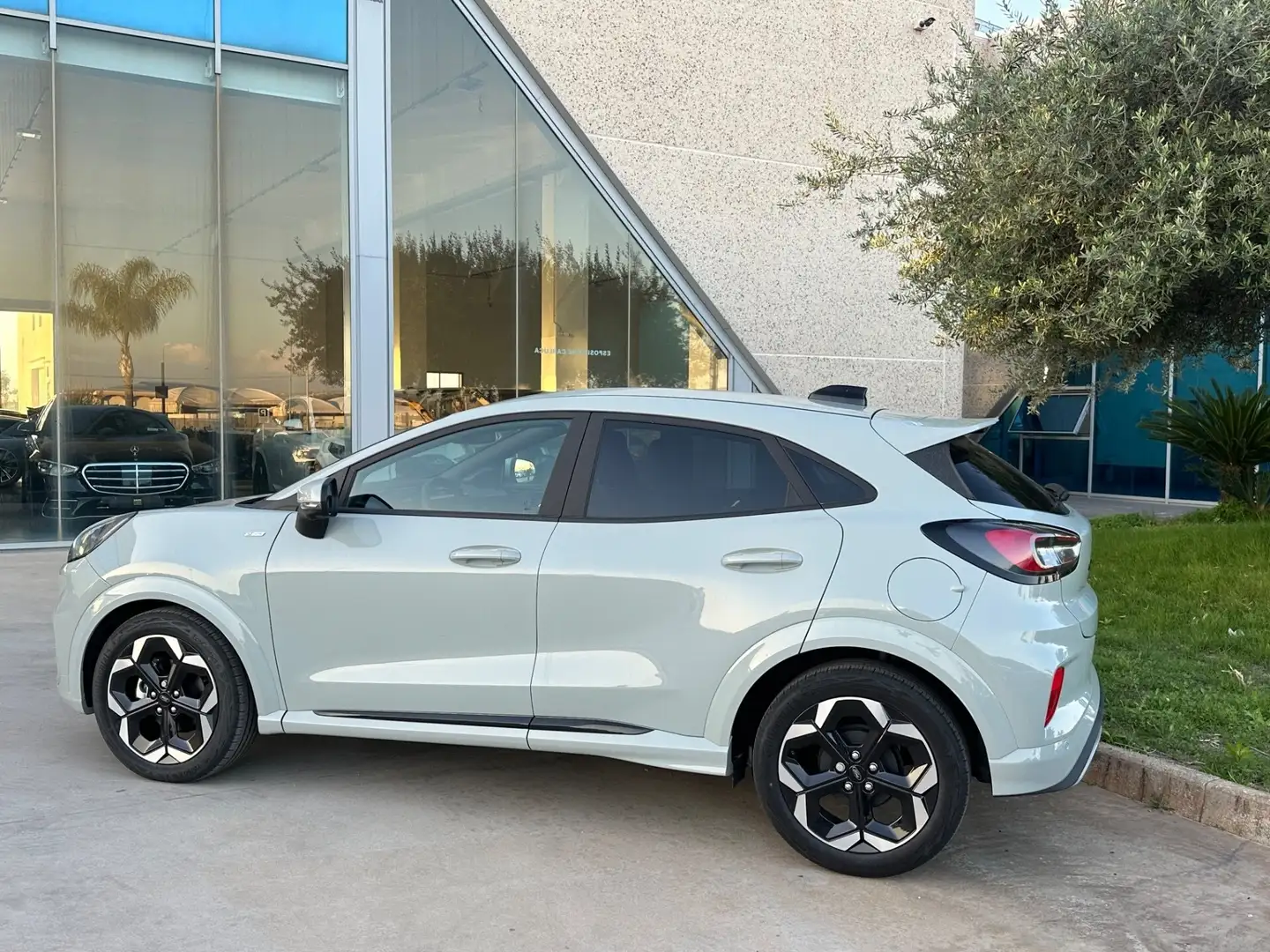 Ford Puma Ford Puma 1.0 h S&S ST-Line X noleggio no scoring Grigio - 2