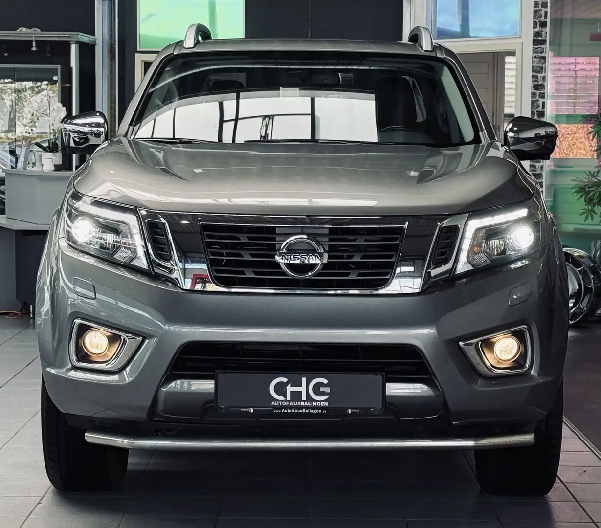 Nissan Navara NP300 Tekna Double Cab 4x4 |Kamera|Navi|LED| Szürke - 2