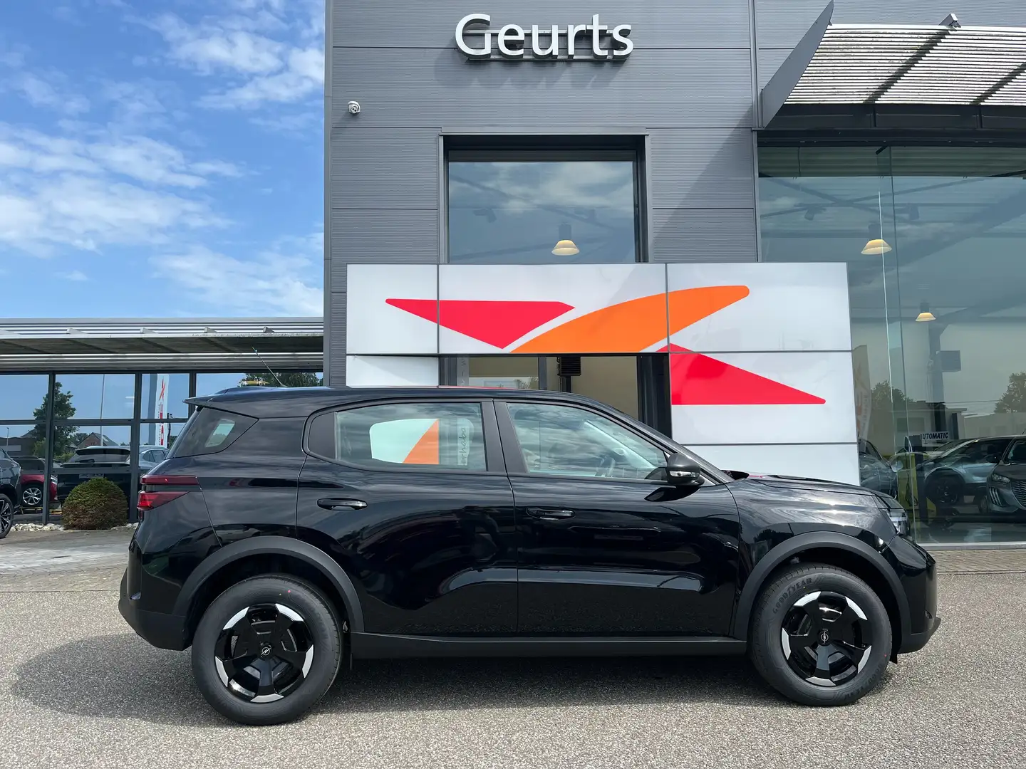 Opel Frontera 1.2 Turbo MHEV Edition + Tech Pack Černá - 2