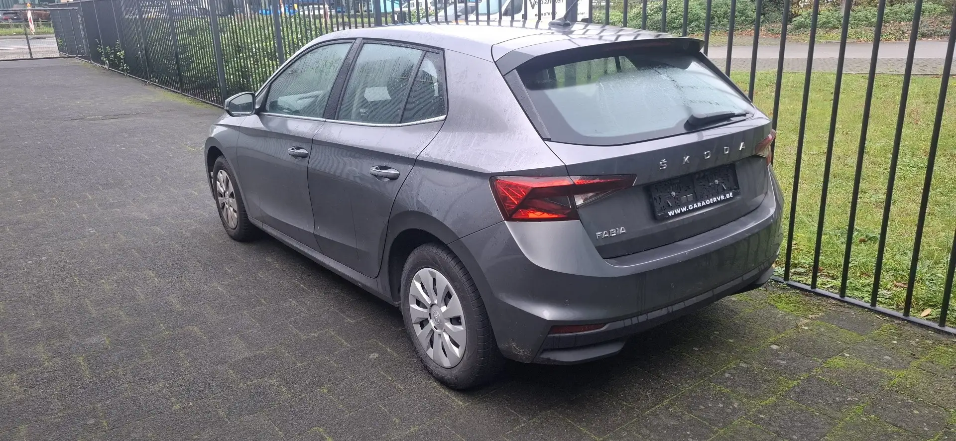 Skoda Fabia Fabia 1.0 TSI DSG 7  Ambition Grijs - 2