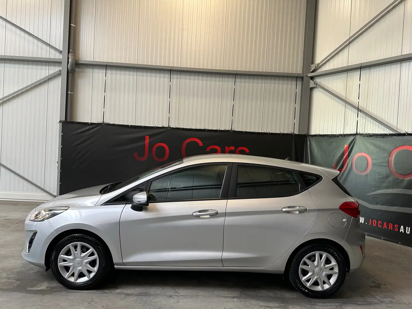 Ford Fiesta 1.1/BUSINESS CLASS/Pdc/Airco/Appel CarPlay/ Grijs - 1