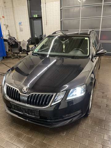 Imagine Skoda Octavia Combi 1.6 TDI DSG Drive