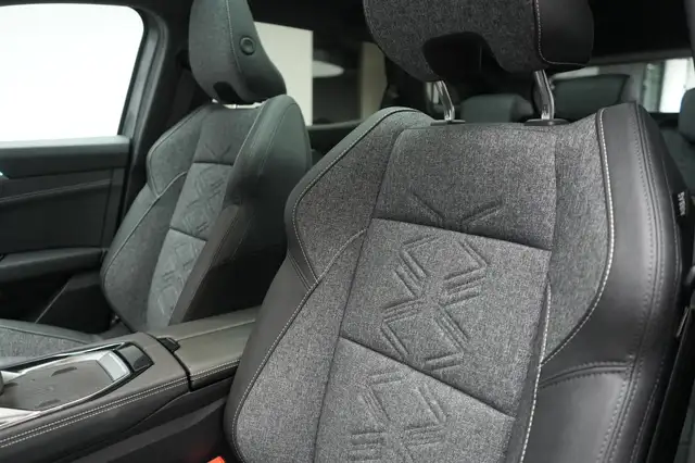 Renault Austral view 11