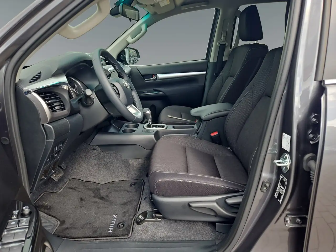 Toyota Hilux 2.4 4x4 DoubleCab Comfort AHK 3,5T möglich! 9