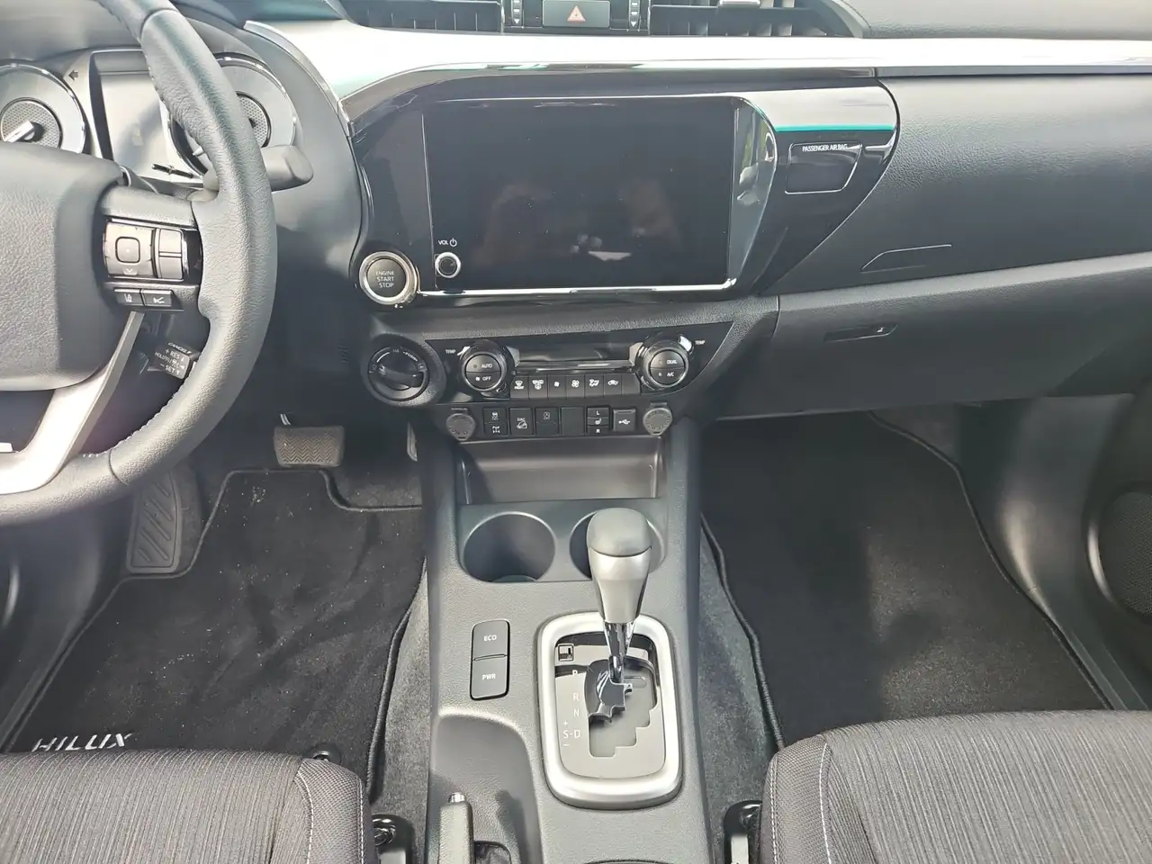 Toyota Hilux 2.4 4x4 DoubleCab Comfort AHK 3,5T möglich! 11