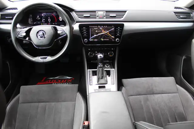 Skoda Superb view 12