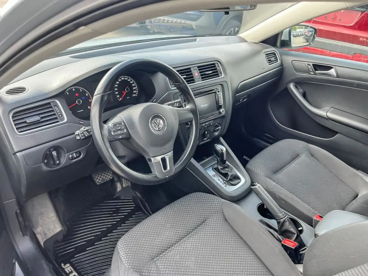 Volkswagen Jetta снимка Volkswagen Jetta