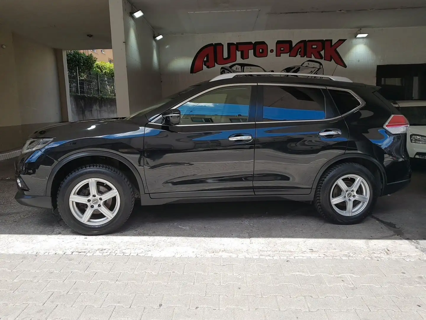 Nissan X-Trail Acenta 4x4/Pano.Glas/Navi/Kamera/A,H,Kup Negru - 1