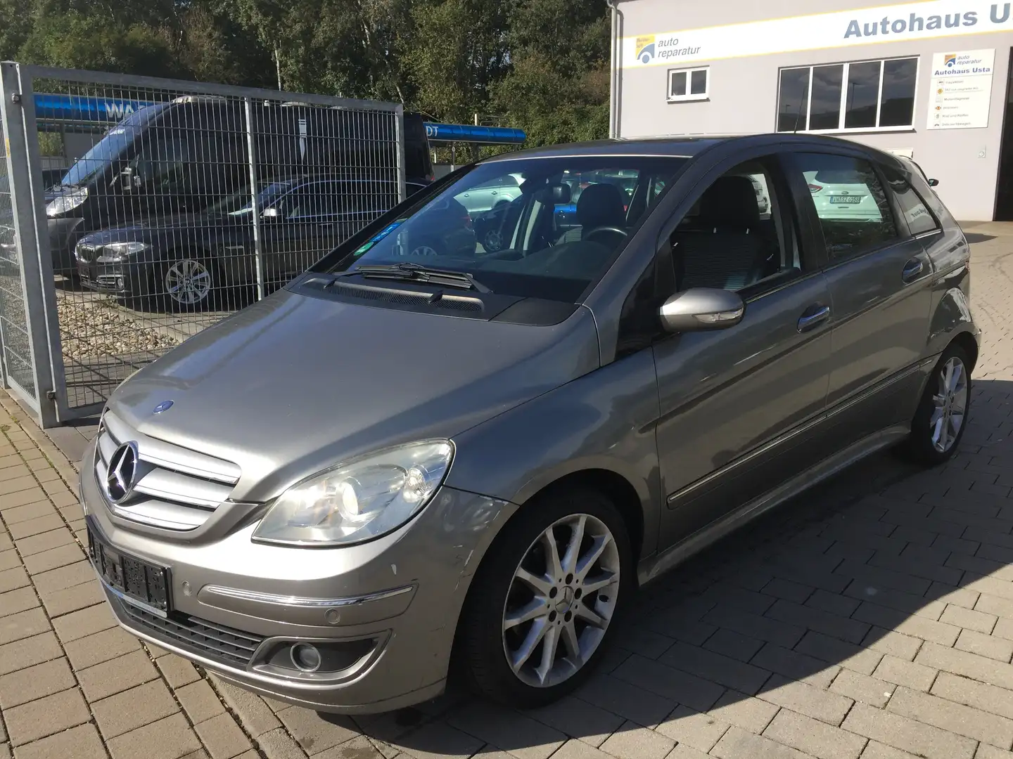 Mercedes-Benz B 200 CDI DPF Automatic Gris - 1