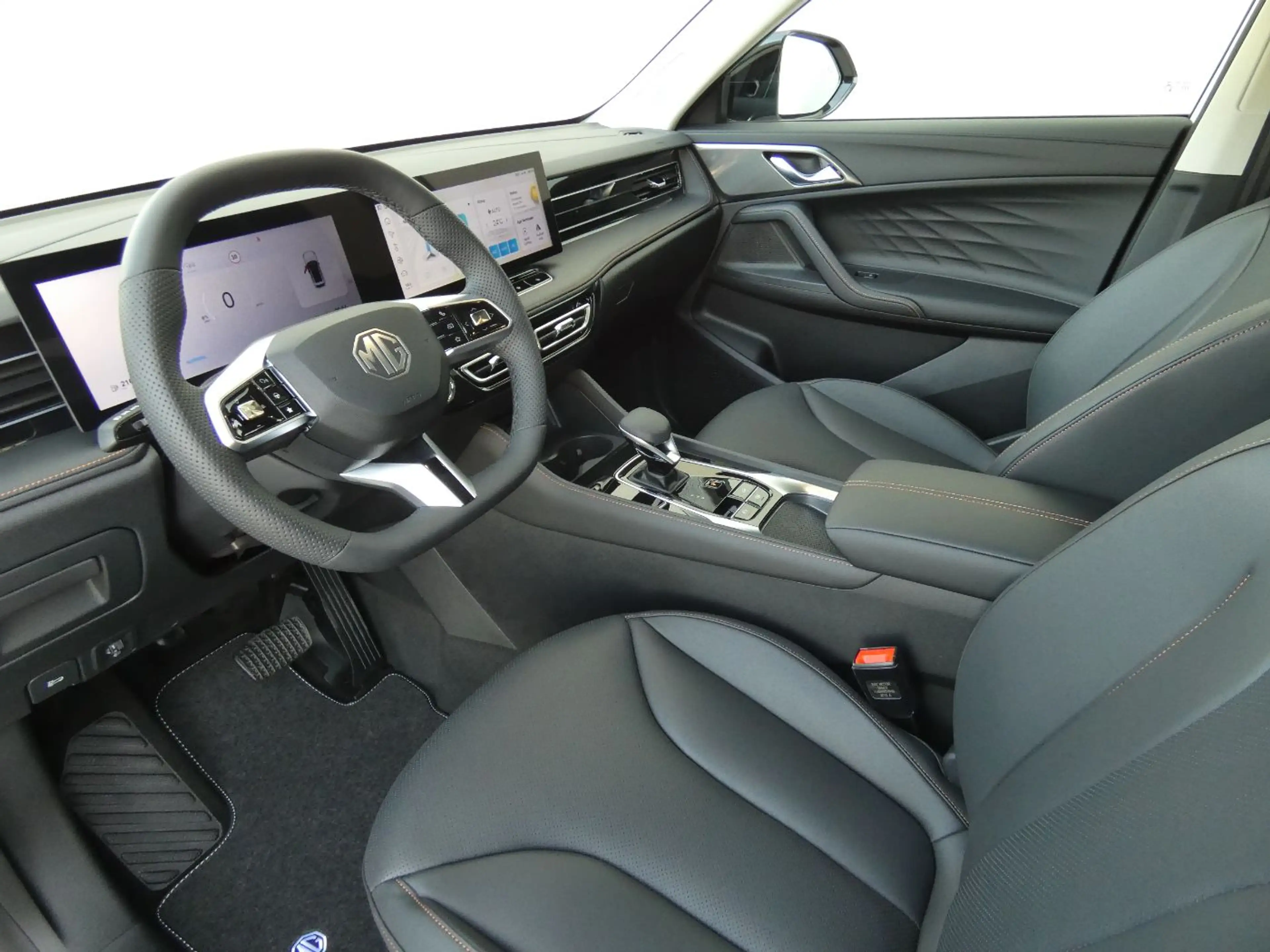 MG HS Hybrid+ Luxury +360+Distr+LED+SHZ+ALU+ — photo 14