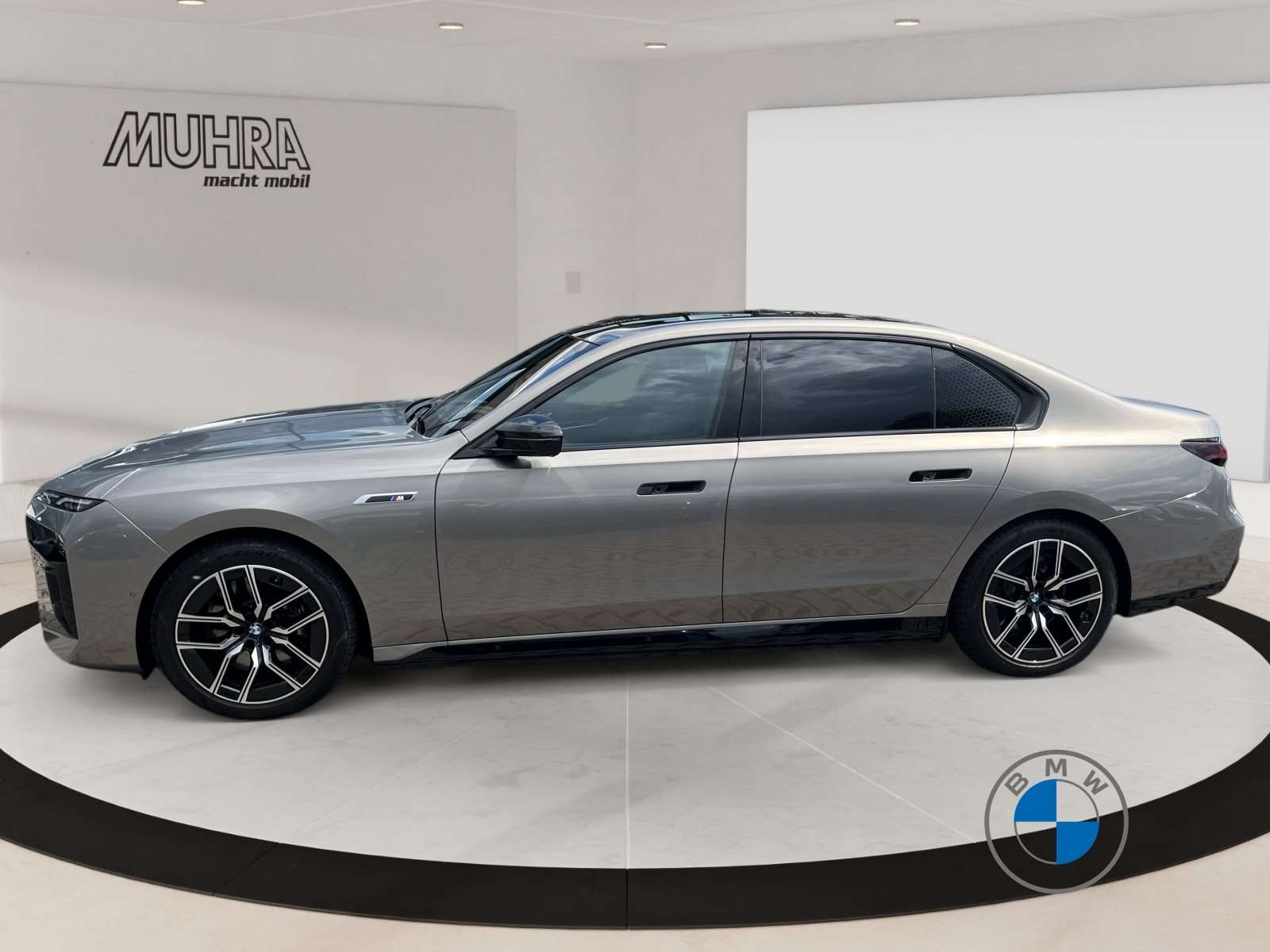 BMW i7