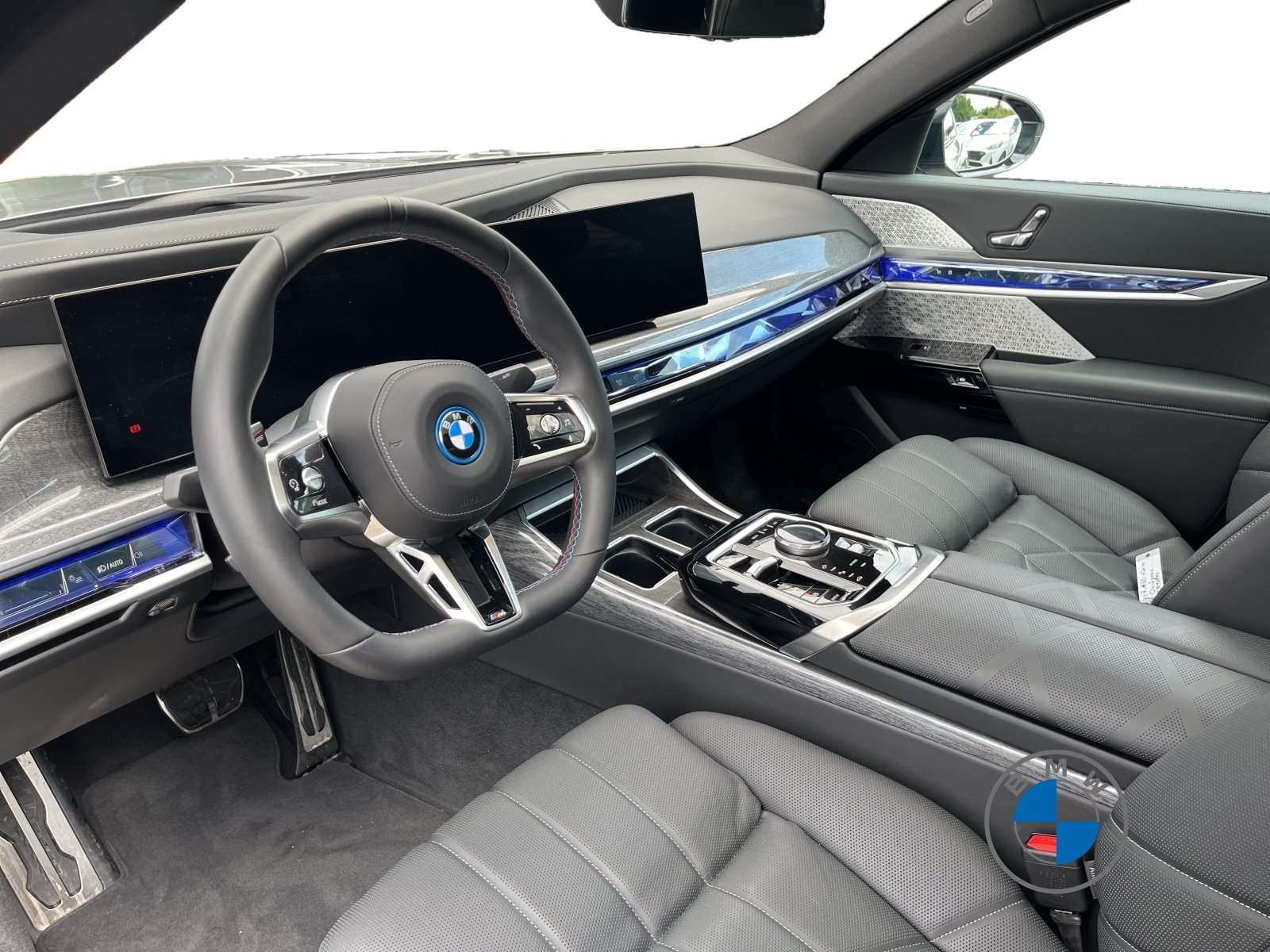 BMW i7