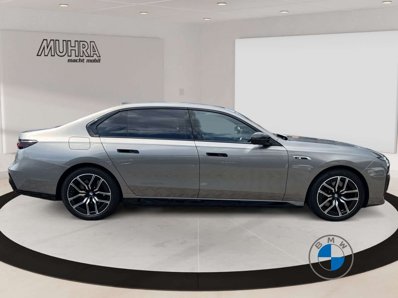 BMW i7