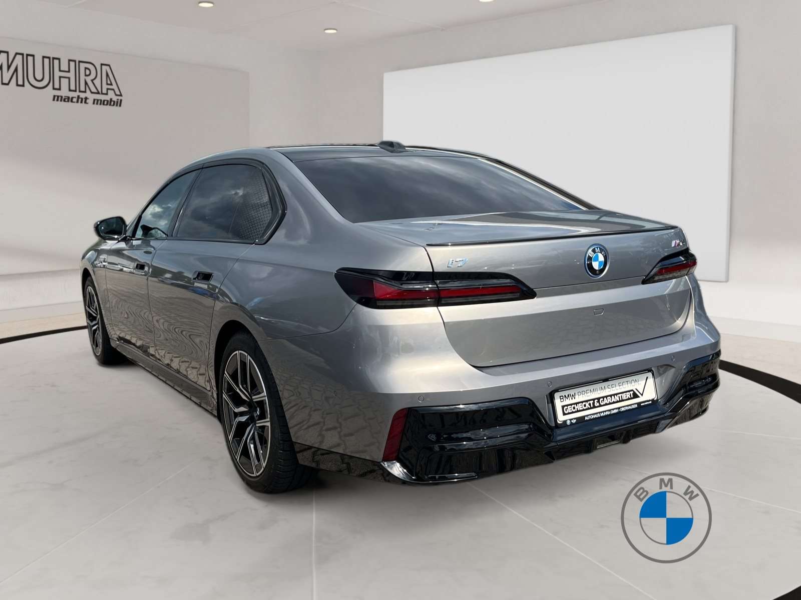 BMW i7