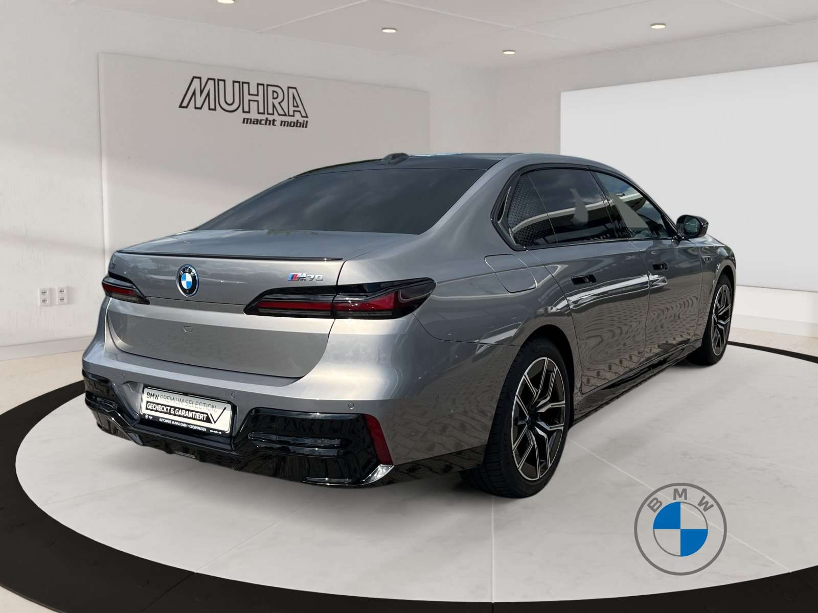 BMW i7