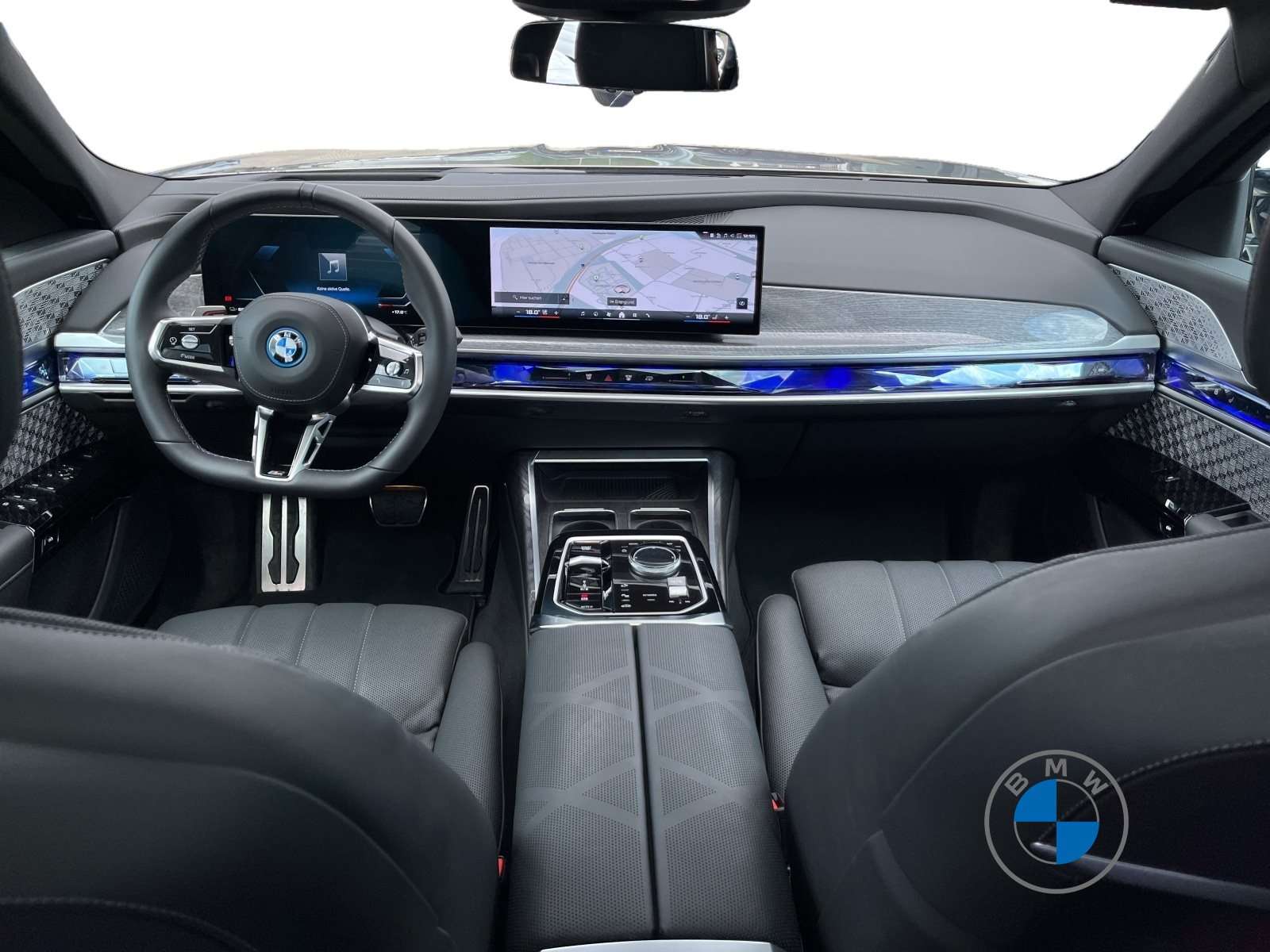 BMW i7
