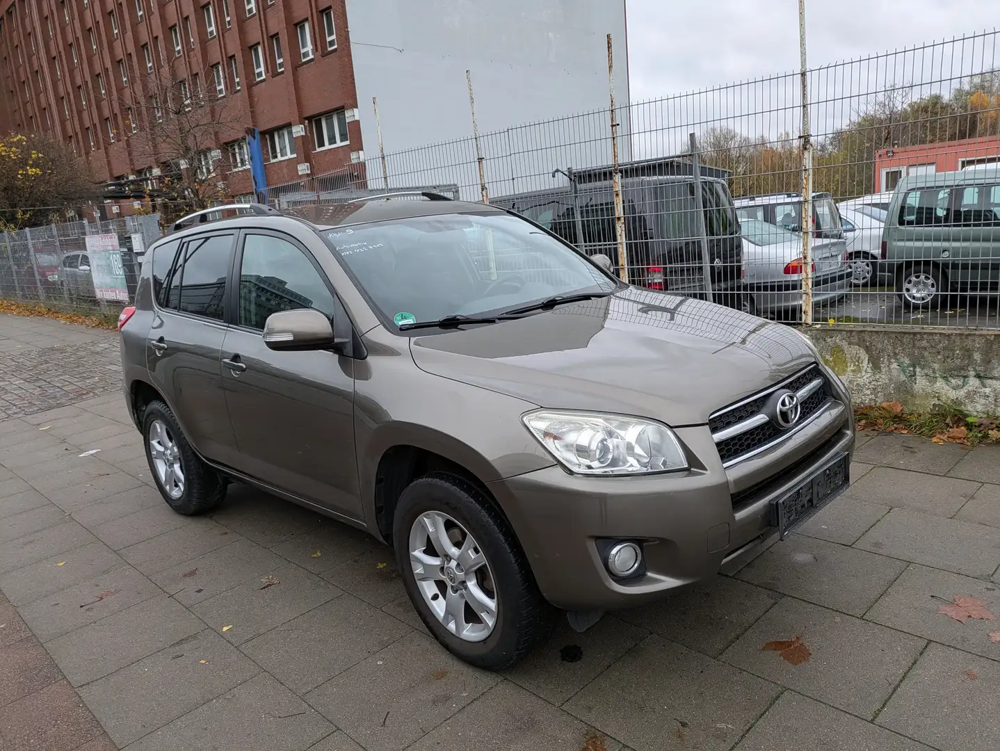 Toyota RAV 4 Sol Braun - 1